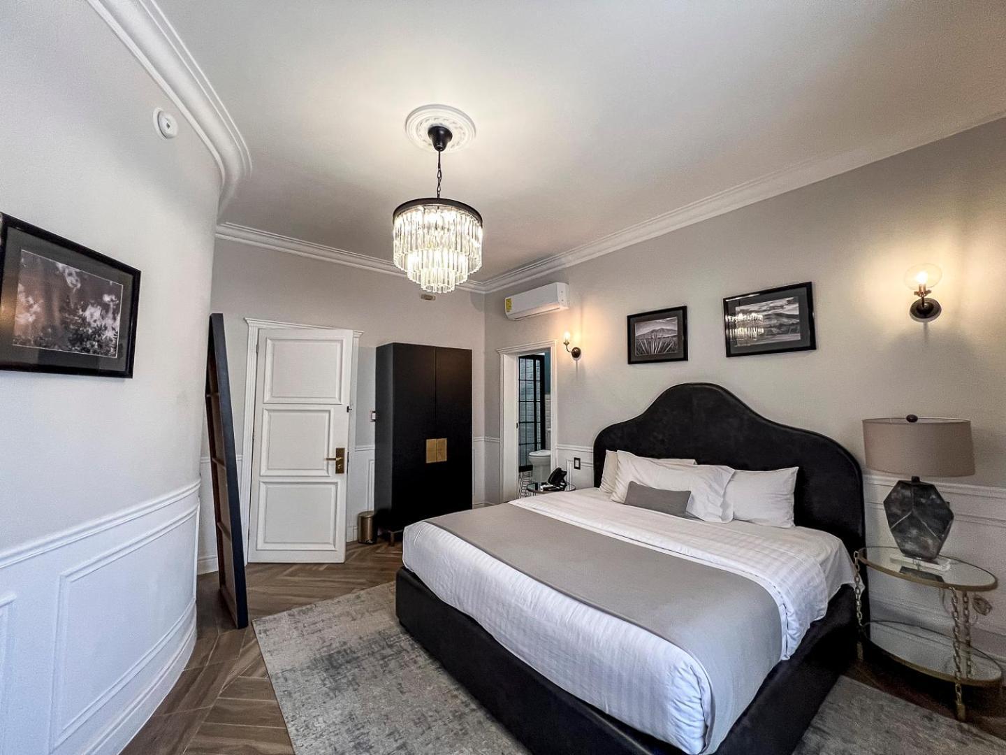 Hotel Mansion E Borbon León Dış mekan fotoğraf