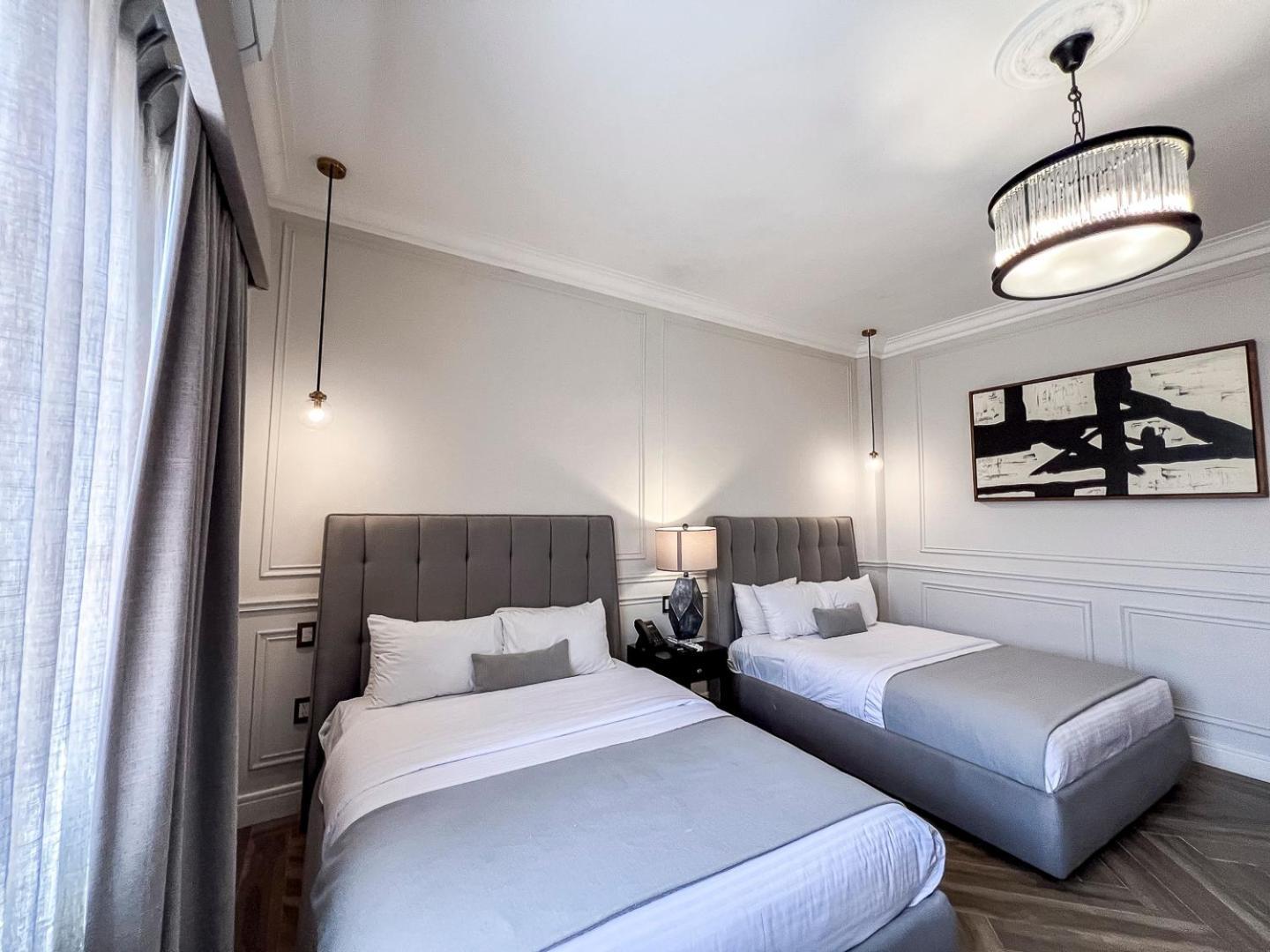 Hotel Mansion E Borbon León Dış mekan fotoğraf