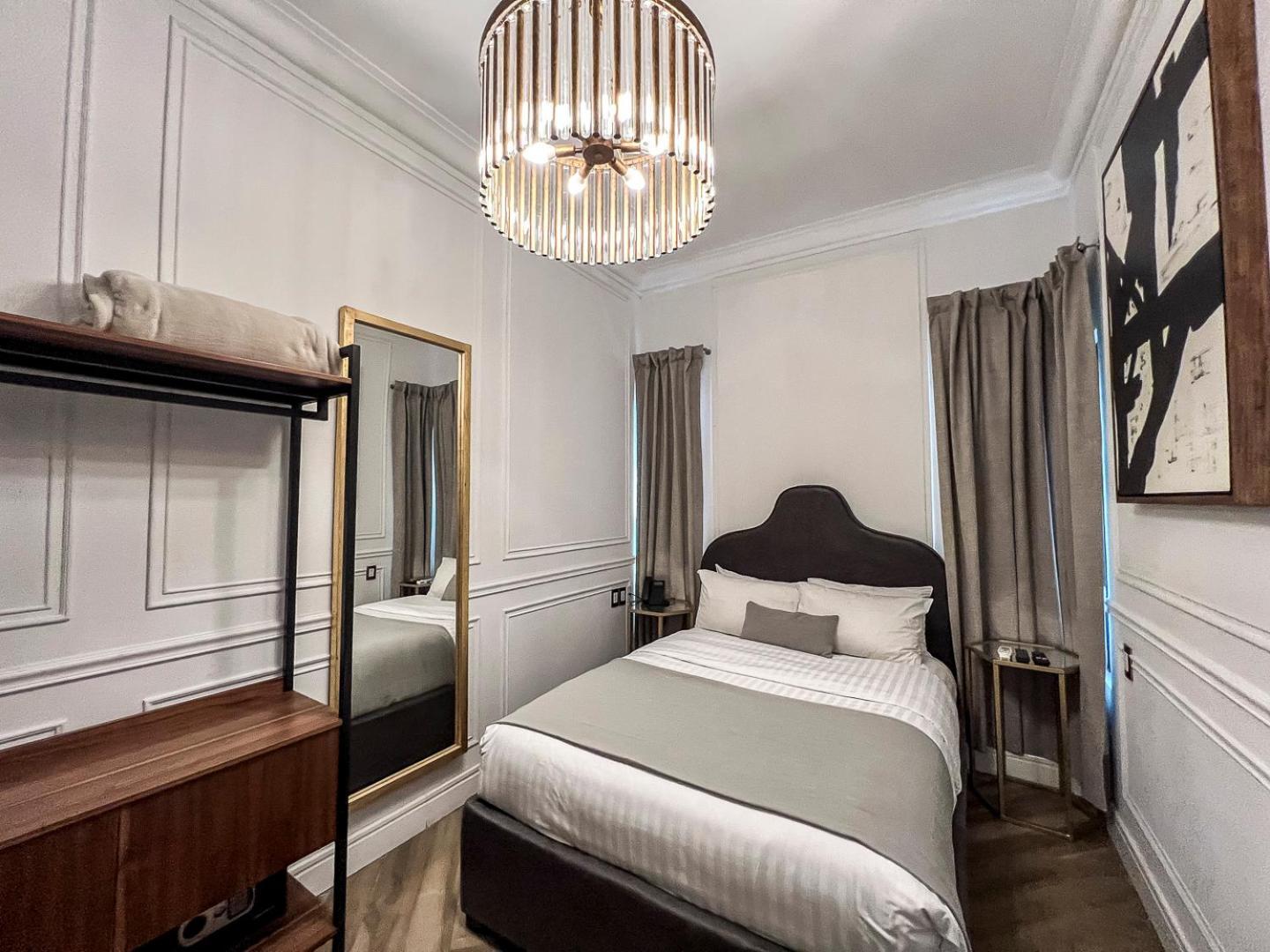 Hotel Mansion E Borbon León Dış mekan fotoğraf